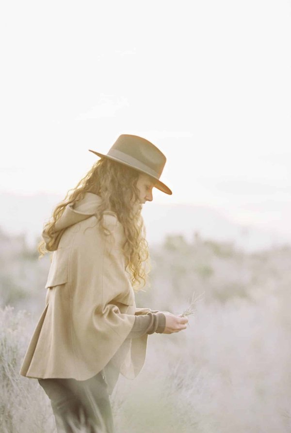 Le choix d'un poncho femme pour un look chic